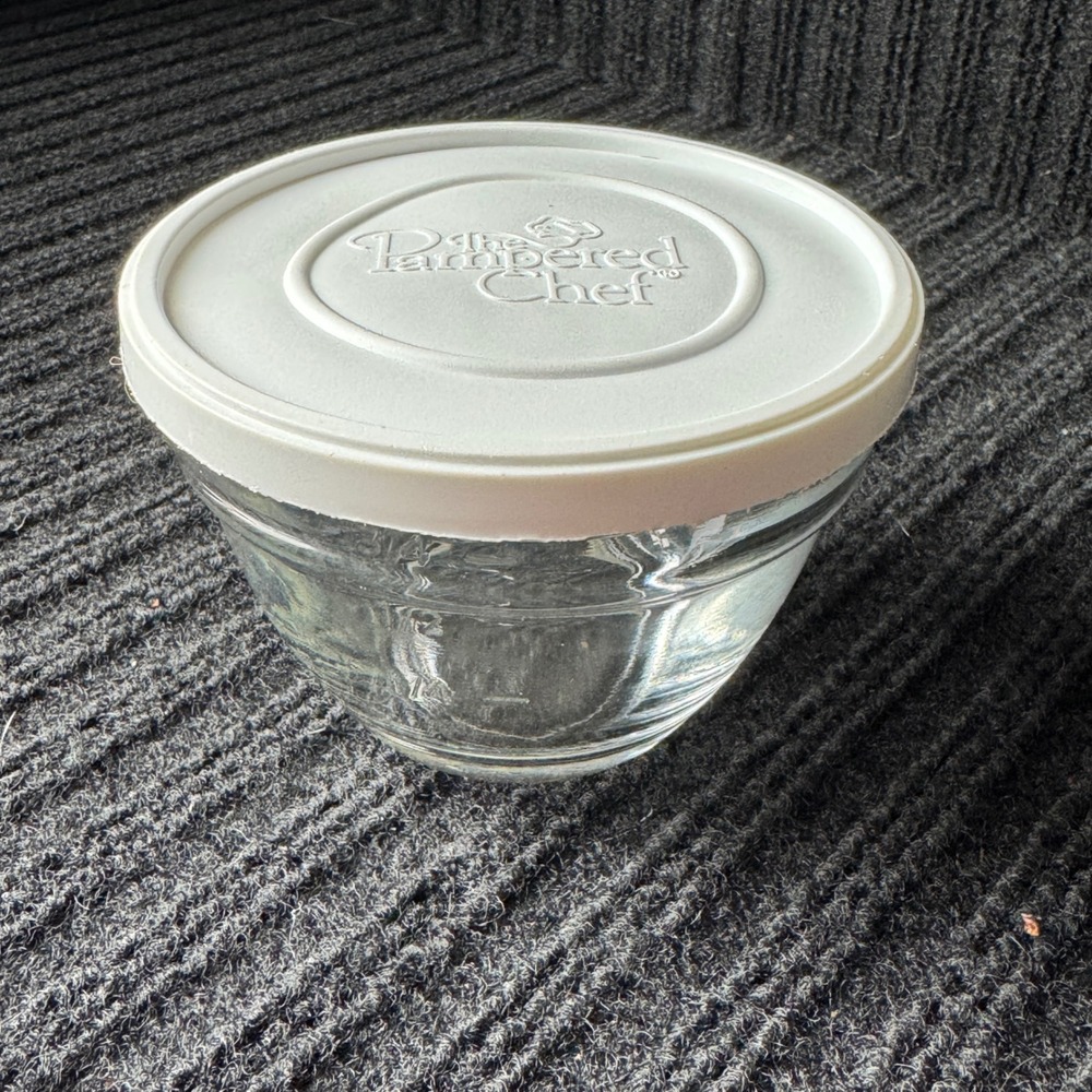 The Pampered Chef 3/4 Cup Glass Prep Bowl with Lid Clear Measuring Cup
